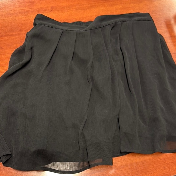 Old navy skirt small // 061816 - Picture 1 of 2